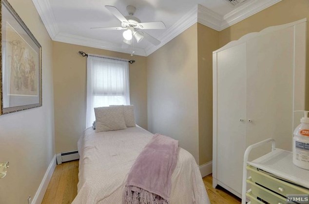 19 Myrtle St, Rutherford NJ  07070-1129 exterior