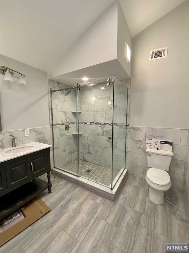 614 Charles Ct, Westwood NJ  07675-6311 exterior