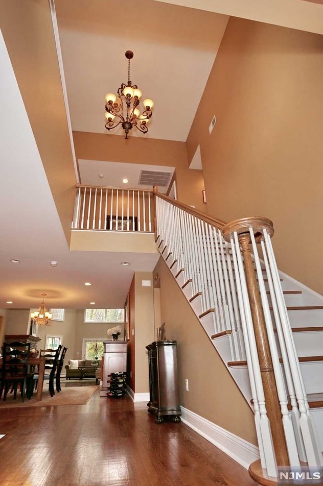 109 Forest Rd, Allendale, NJ 07401