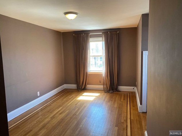 126 Pine St, Cliffside Park NJ  07010-1018 exterior