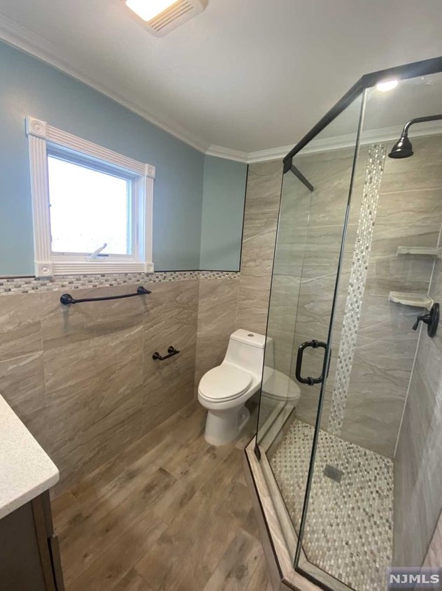 165 Page Ave, Lyndhurst NJ  07071-2612 exterior