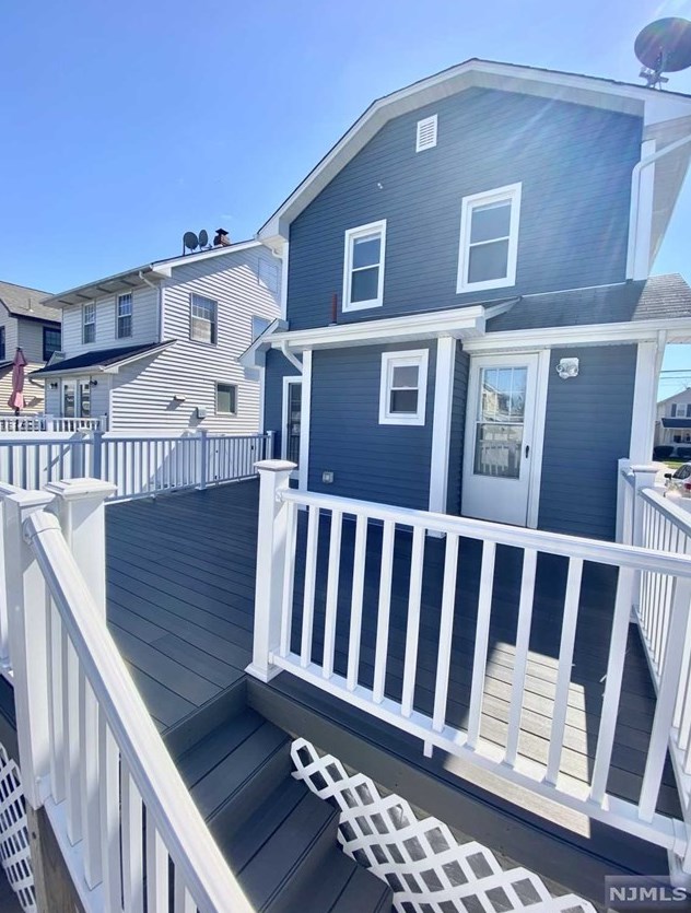 165 Page Ave, Lyndhurst NJ  07071-2612 exterior