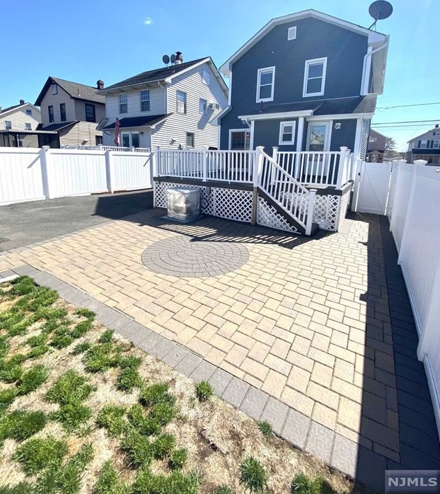 165 Page Ave, Lyndhurst NJ  07071-2612 exterior