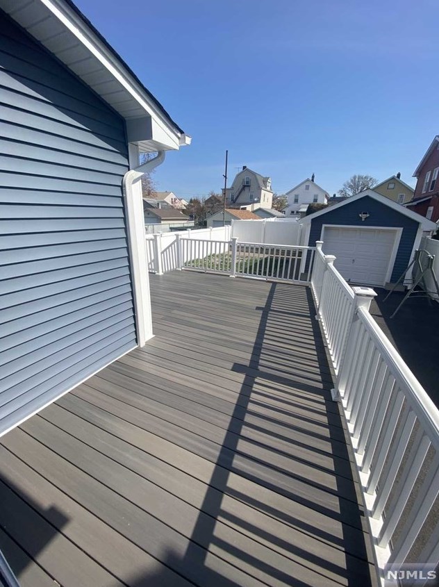 165 Page Ave, Lyndhurst NJ  07071-2612 exterior