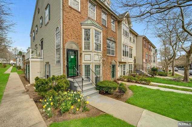 69 Orange Ave, Newark NJ  07103-3085 exterior