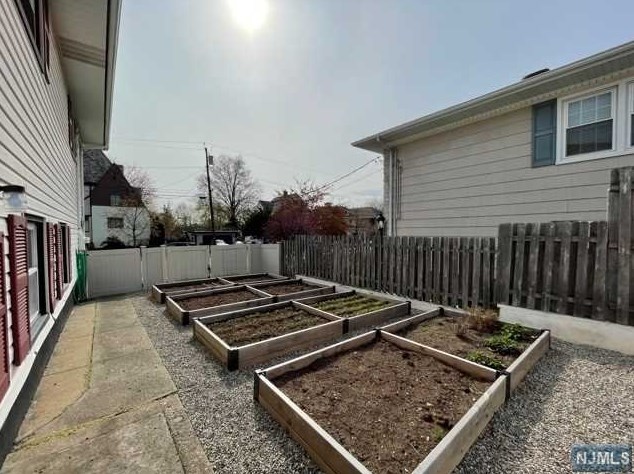 180 Passaic Ave, Rutherford NJ  07070-1937 exterior