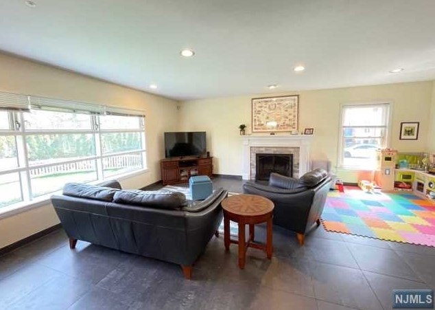 180 Passaic Ave, Rutherford NJ  07070-1937 exterior