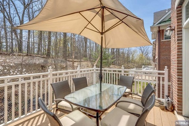 710 Heights Ln, Tenafly NJ  07670-2337 exterior
