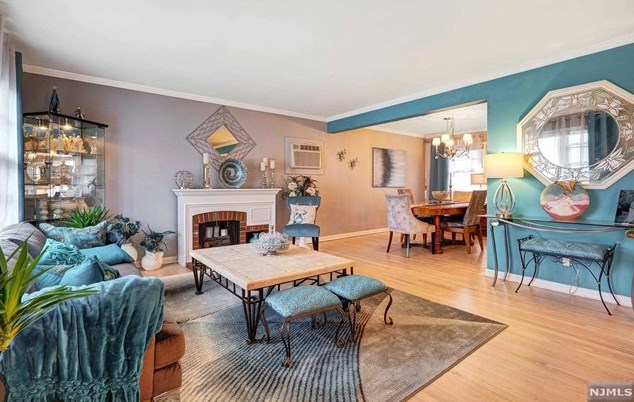 43 Spruce Ave, Emerson NJ  07630-1540 exterior