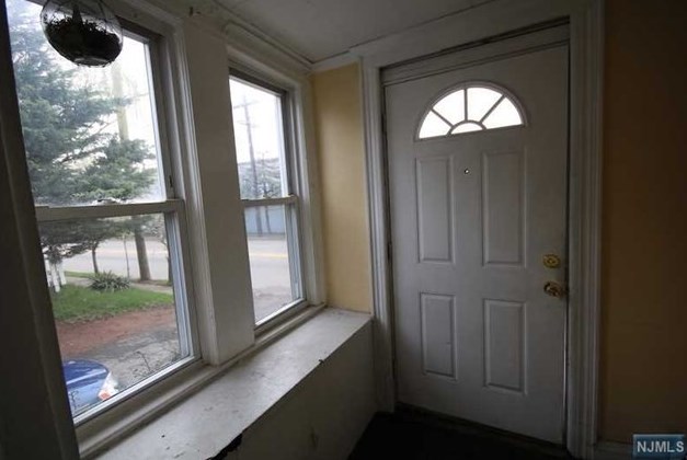 455 Orient Way, Lyndhurst NJ  07071-2513 exterior