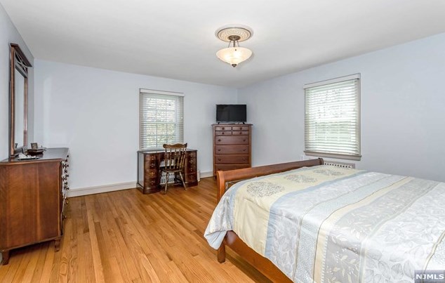 84 Raymond Ave, Rutherford NJ  07070-1134 exterior