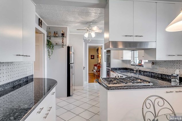 84 Raymond Ave, Rutherford NJ  07070-1134 exterior