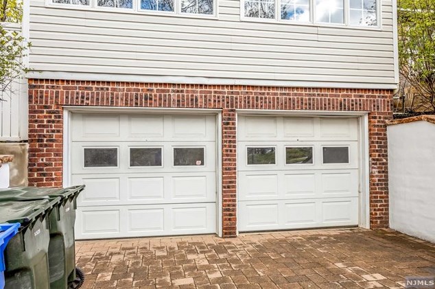 84 Raymond Ave, Rutherford NJ  07070-1134 exterior