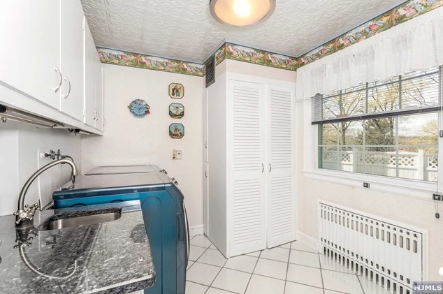 84 Raymond Ave, Rutherford NJ  07070-1134 exterior