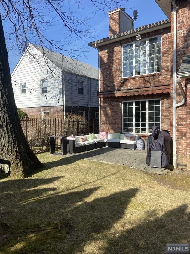 70 Mcelroy Ave, West Fort Lee NJ  07024-6431 exterior