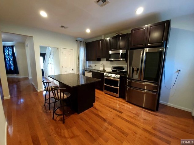 93 Haledon Ave, Paterson NJ 07522-1242 exterior