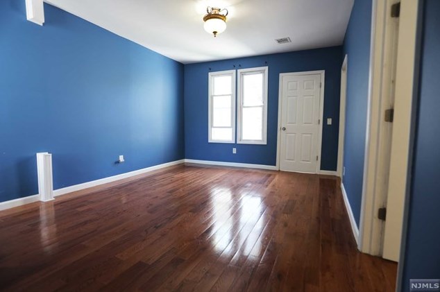 93 Haledon Ave, Paterson NJ 07522-1242 exterior