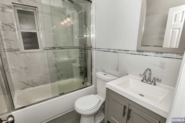 21 Charles Pl, Westwood NJ  07675-7231 exterior
