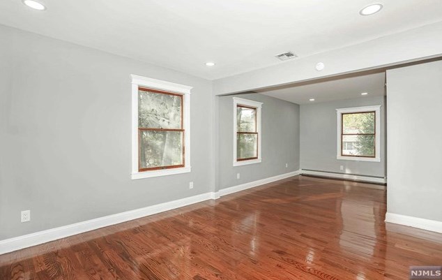 21 Charles Pl, Westwood NJ  07675-7231 exterior