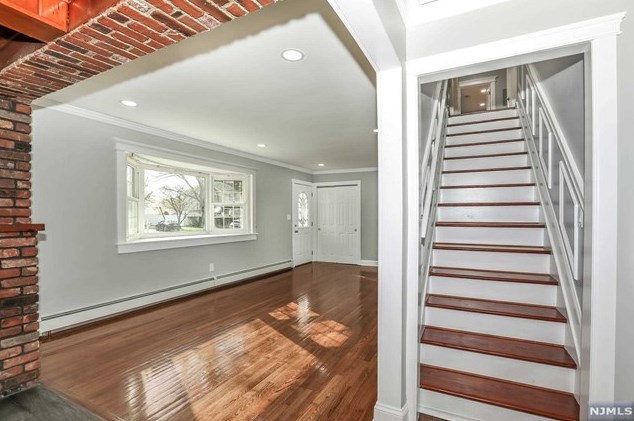 21 Charles Pl, Westwood NJ  07675-7231 exterior