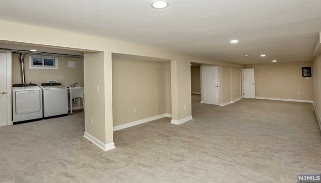 21 Charles Pl, Westwood NJ  07675-7231 exterior
