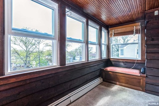 34 Carlton Pl, Rutherford NJ  07070-1120 exterior