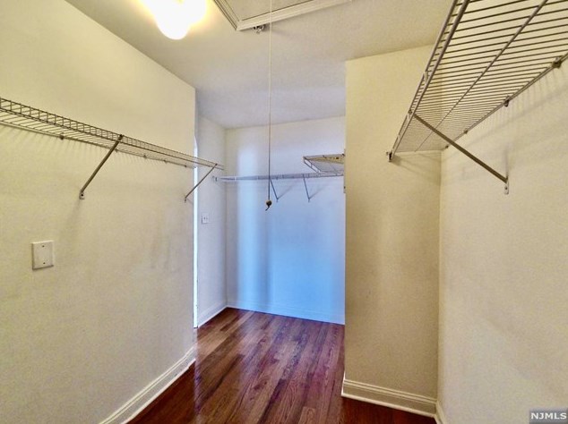 68 Mallard Pl, Secaucus NJ 07094-2930 exterior