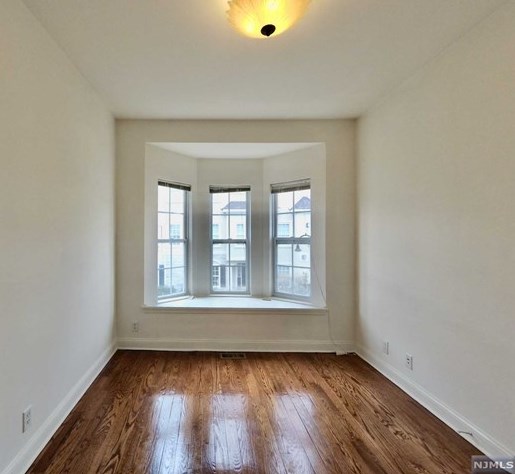 68 Mallard Pl, Secaucus NJ 07094-2930 exterior