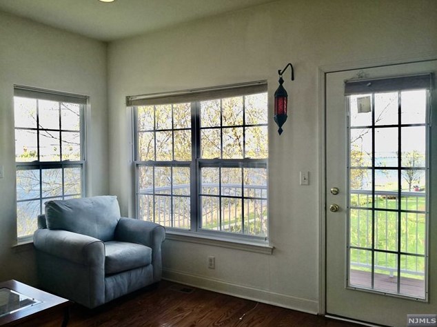 68 Mallard Pl, Secaucus NJ 07094-2930 exterior