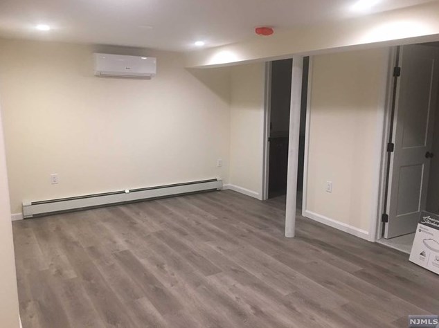 508 Stuyvesant Ave, Lyndhurst NJ 07071-2627 exterior