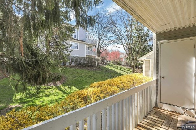 37 Markham Cir, Englewood NJ  07631-5040 exterior