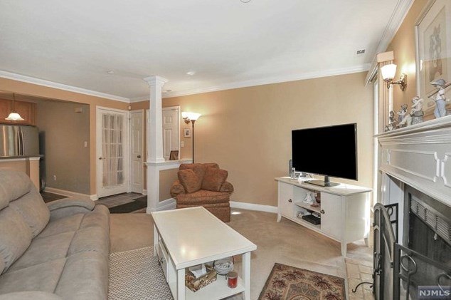 37 Markham Cir, Englewood NJ  07631-5040 exterior