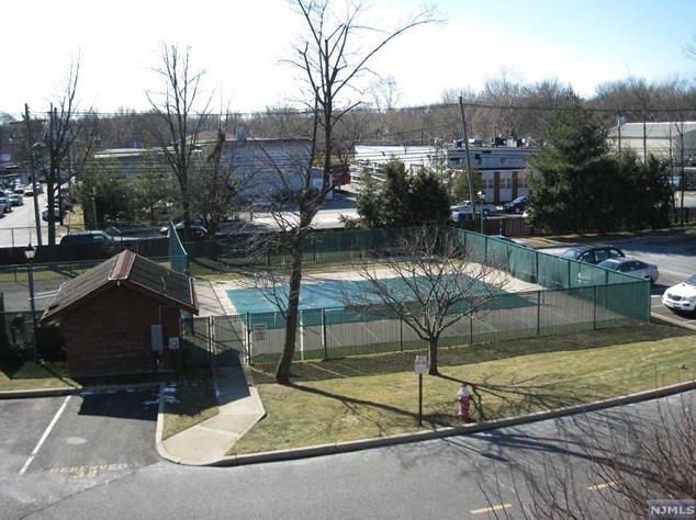 53 Presidential Dr, Englewood NJ  07631-3960 exterior