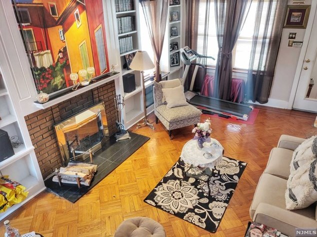 156 Oakland Ter, Newark NJ 07106-2301 exterior