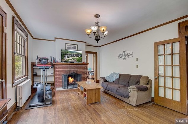 1 Valley Pl, Tenafly NJ  07670-2729 exterior