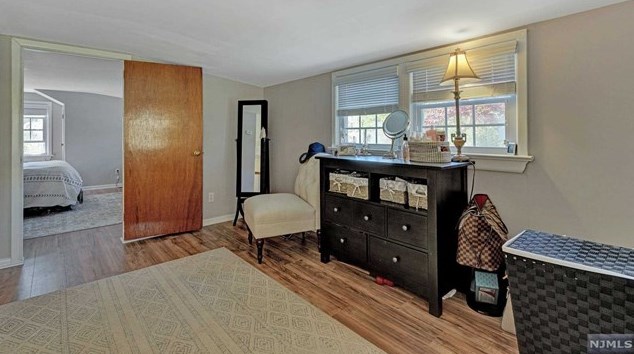 25 Miedama Pl, Midland Pk NJ  07432-1611 exterior