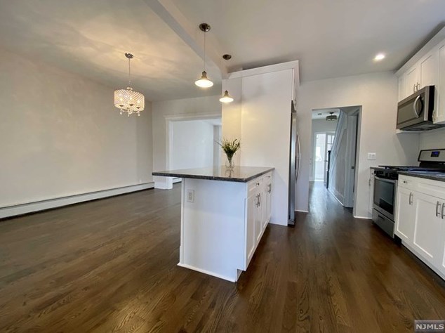 805 Hudson Ave, Secaucus NJ  07094-3319 exterior
