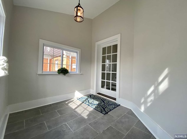 805 Hudson Ave, Secaucus NJ  07094-3319 exterior