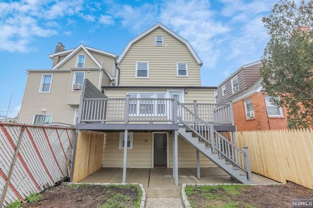 805 Hudson Ave, Secaucus NJ  07094-3319 exterior