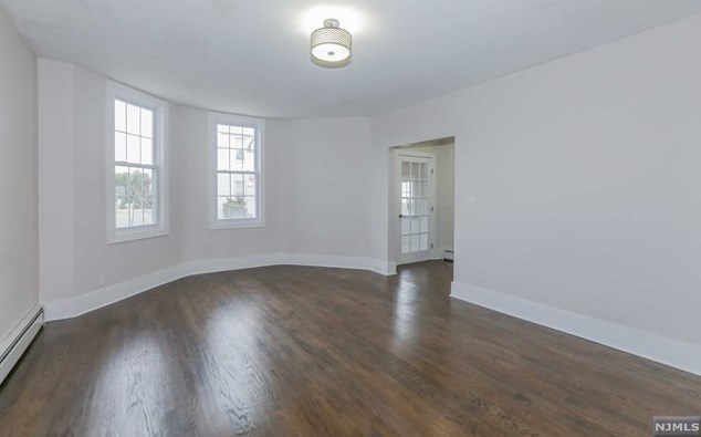 805 Hudson Ave, Secaucus NJ  07094-3319 exterior