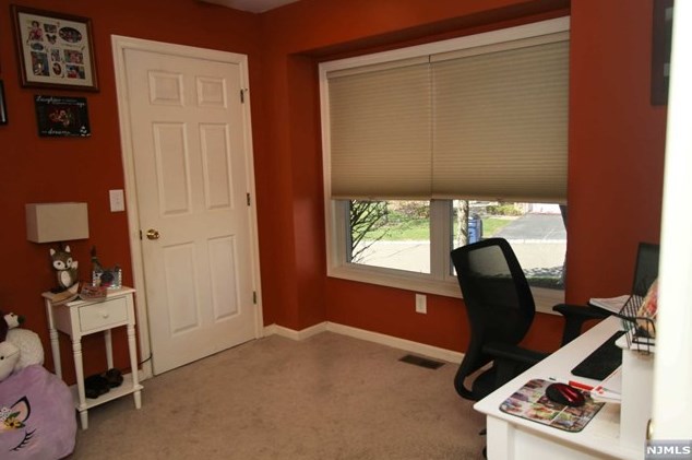 3 Bramble Ct, Hardyston NJ 07419-1240 exterior