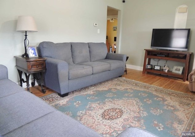 125 Kipp Ave, Elmwood Park NJ  07407-1012 exterior