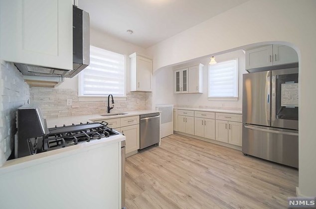 804 Fairview Ln, West Fort Lee NJ  07024-1537 exterior