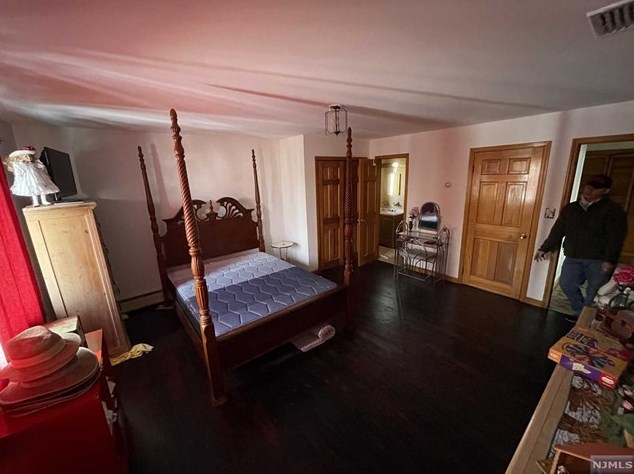 114 Pne St, Cliffside Park NJ 07010-1018 exterior