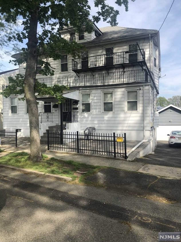 58 Summit Ave, Lyndhurst NJ  07071-1230 exterior