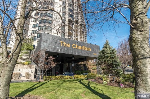 1265 15th St, West Fort Lee NJ  07024-1947 exterior