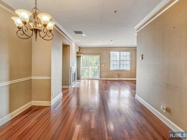 8 Mallard Pl, Secaucus NJ  07094-2930 exterior