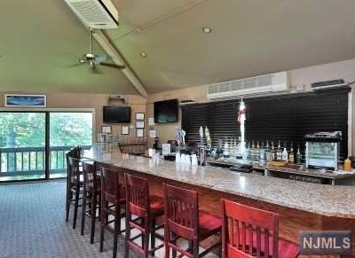 170 Sandcastle Ky, Secaucus NJ  07094-2206 exterior