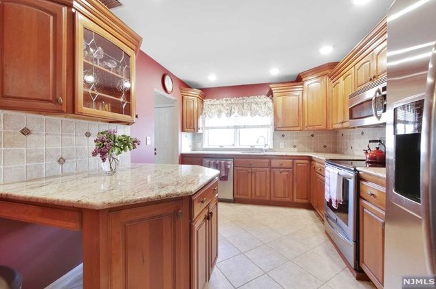 300 Gorge Rd #43, Cliffside Park, NJ 07010
