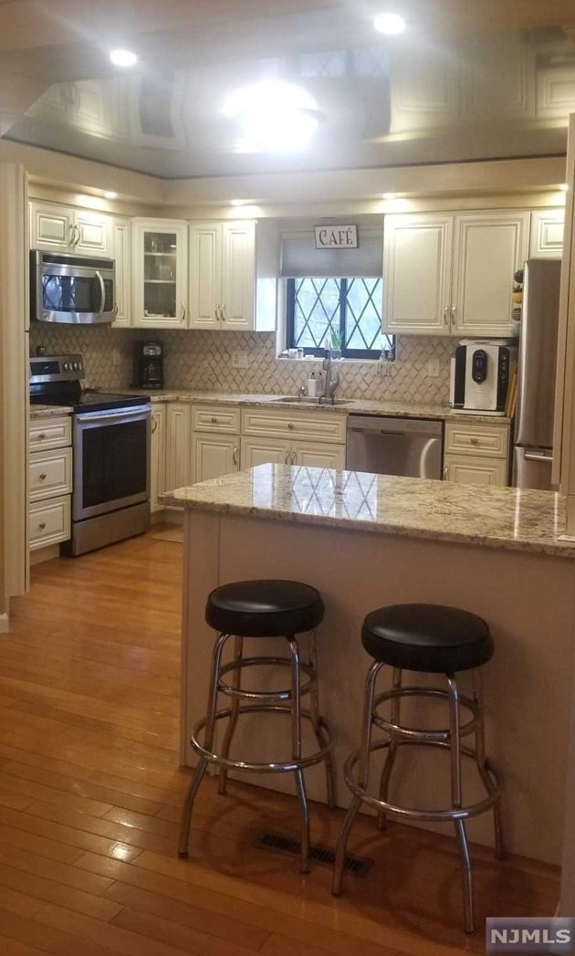 55 Linwood Ave, Cresskill, NJ 07626